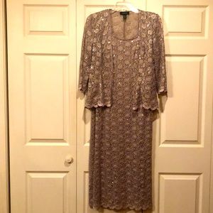 R&M Richards size 14 Mother of the Bride or Groom Lace & Sequin Dress